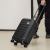 alt_-promocional_publicitario_carry-on_nomawalk__K10_negro-contexto Llavero Anti-Stress Fútbol
