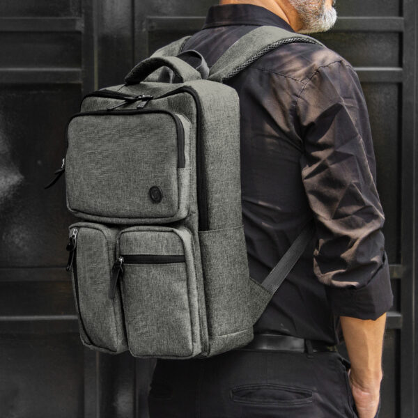 alt_promocional_publicitario_mochila_GATO_G325_negro-gris-contexto-1 Mochila "URBAN 6"