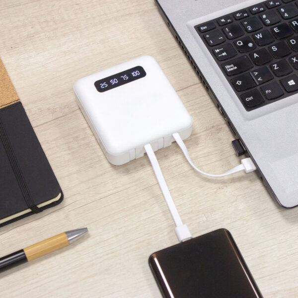 alt__promocional_publicitario_cargador_multipuerto_EC750_contexto_1 Power bank multipuerto "CONNECTICUT"